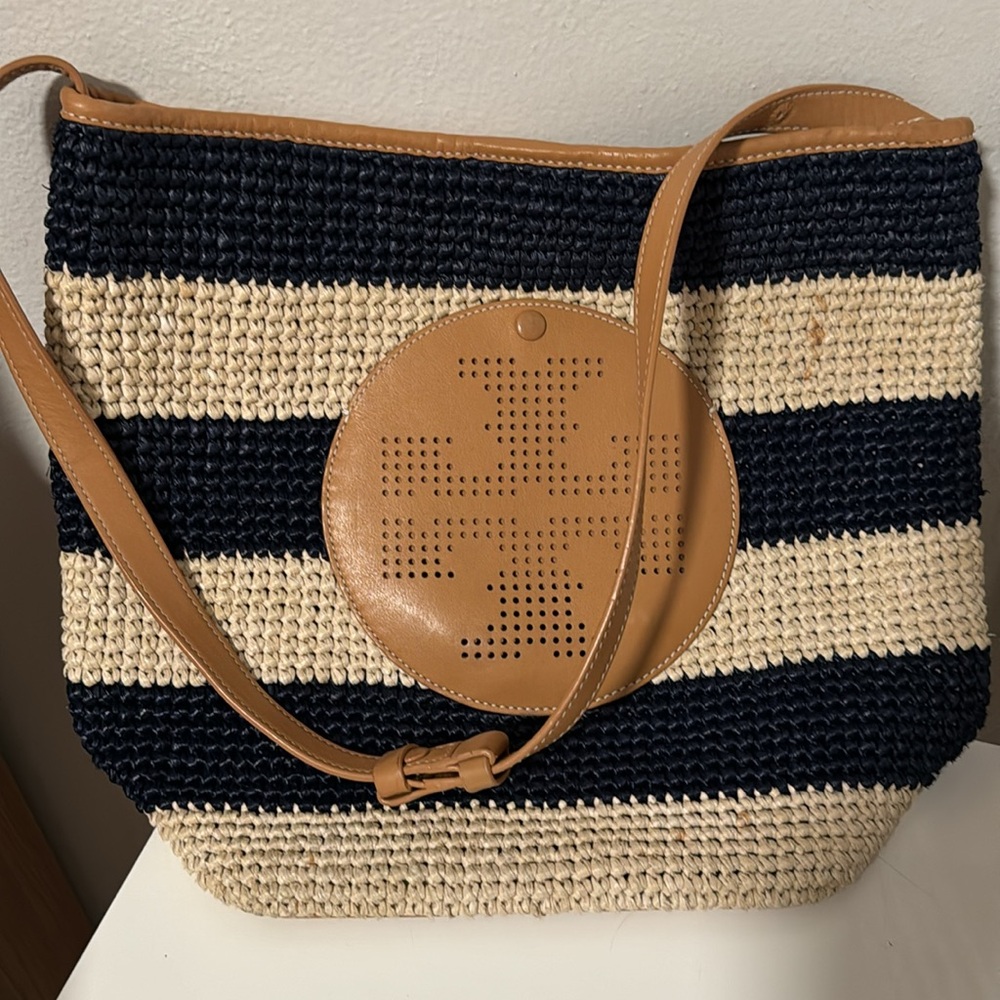 Tory burch shoulder bag navy and beige with leather details